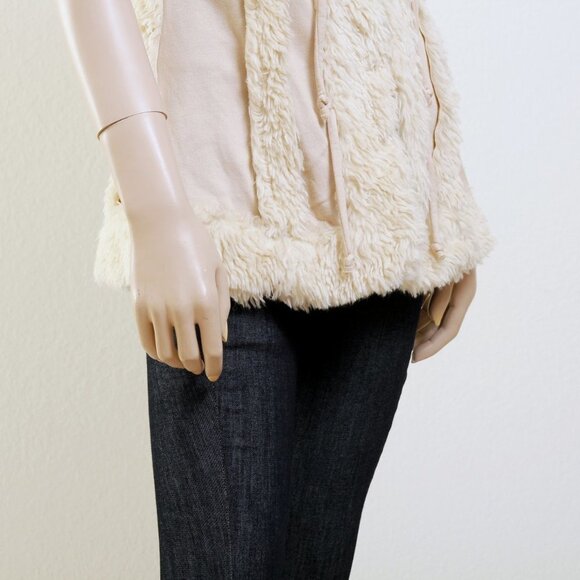 Twisted Heart Sherpa Vest - Picture 4 of 12